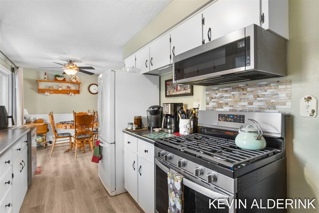 3010 104th Avenue, Zeeland, MI 49464