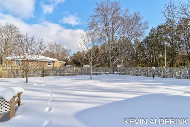 3010 104th Avenue, Zeeland, MI 49464