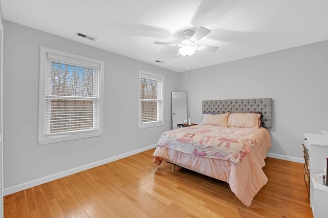 32 Sibley Rd, Sutton, MA 01590