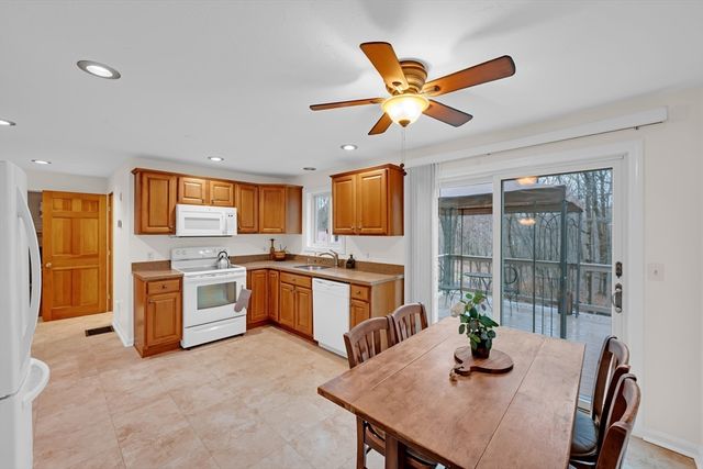 32 Sibley Rd, Sutton, MA 01590