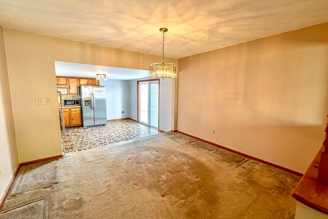 82 Cottonwood Rd, New Bedford, MA 02745
