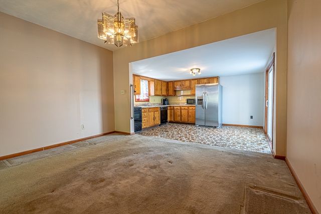 82 Cottonwood Rd, New Bedford, MA 02745