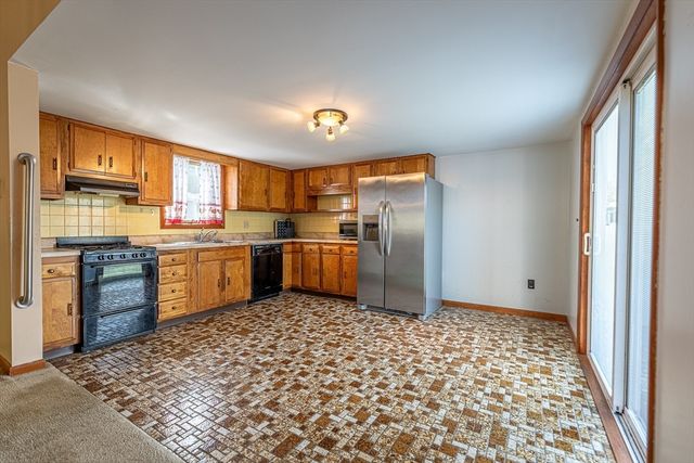 82 Cottonwood Rd, New Bedford, MA 02745