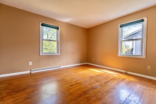 82 Cottonwood Rd, New Bedford, MA 02745