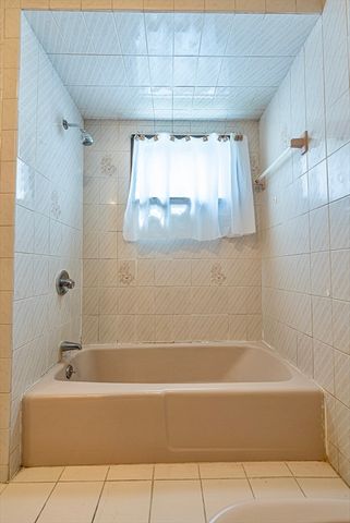 82 Cottonwood Rd, New Bedford, MA 02745