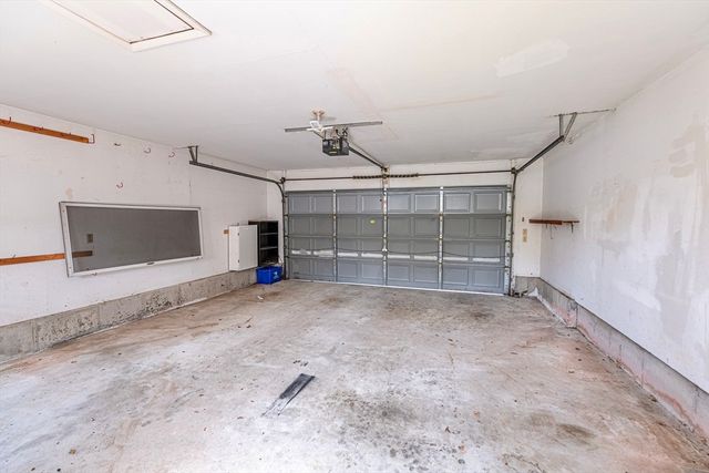 82 Cottonwood Rd, New Bedford, MA 02745