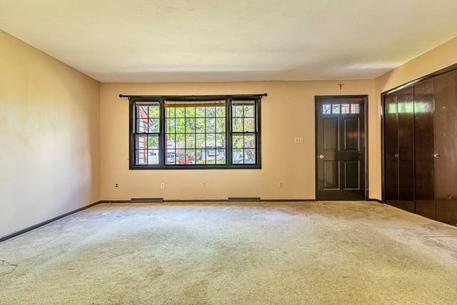 82 Cottonwood Rd, New Bedford, MA 02745