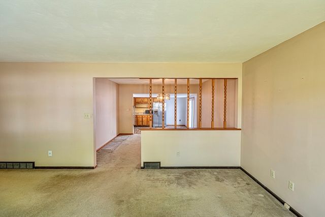 82 Cottonwood Rd, New Bedford, MA 02745