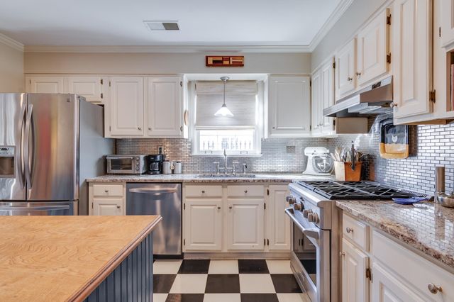 418 WOODMERE DR, Memphis, TN 38117