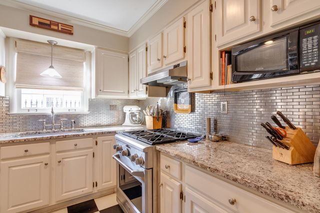 418 WOODMERE DR, Memphis, TN 38117