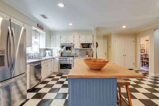 418 WOODMERE DR, Memphis, TN 38117