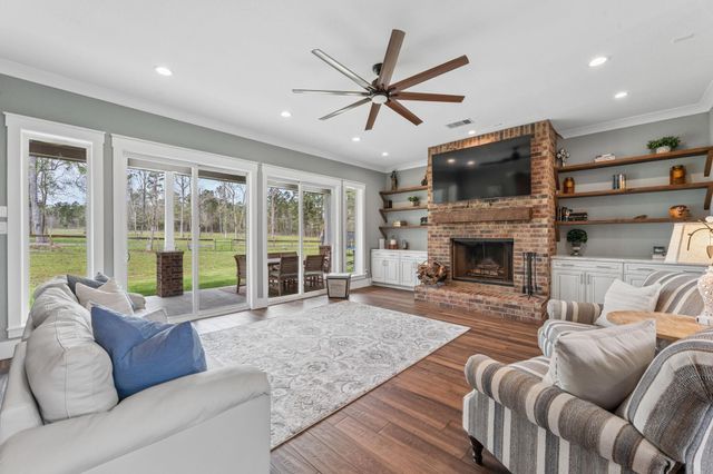 214 A Fm-1097 E, New Waverly, TX 77358