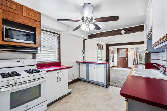 1970 S 75th STREET, West Allis, WI 53219