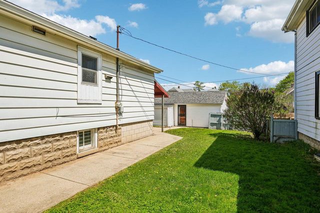 1970 S 75th STREET, West Allis, WI 53219