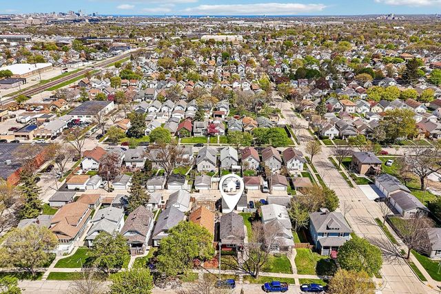 1970 S 75th STREET, West Allis, WI 53219
