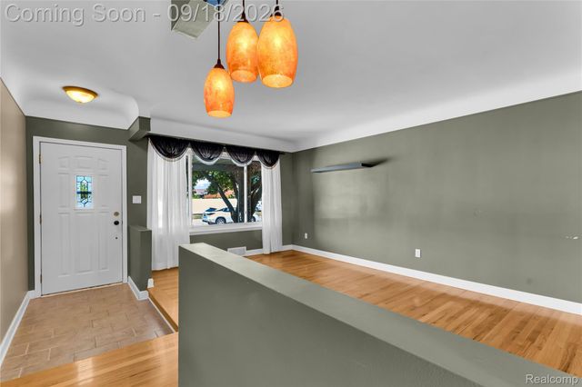 4840 Iowa Drive, Warren, MI 48092