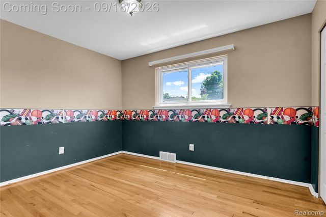 4840 Iowa Drive, Warren, MI 48092