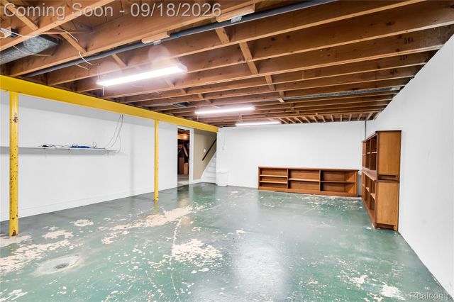 4840 Iowa Drive, Warren, MI 48092