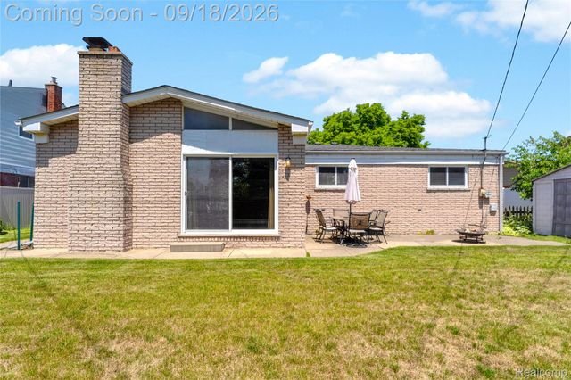 4840 Iowa Drive, Warren, MI 48092