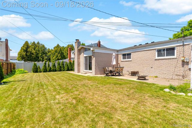 4840 Iowa Drive, Warren, MI 48092