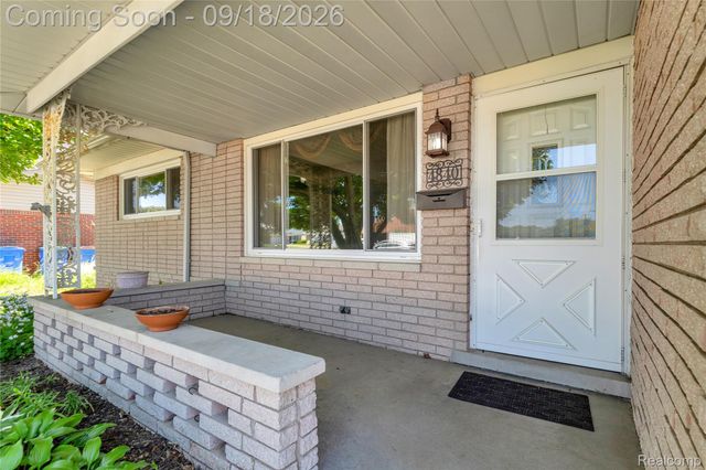 4840 Iowa Drive, Warren, MI 48092