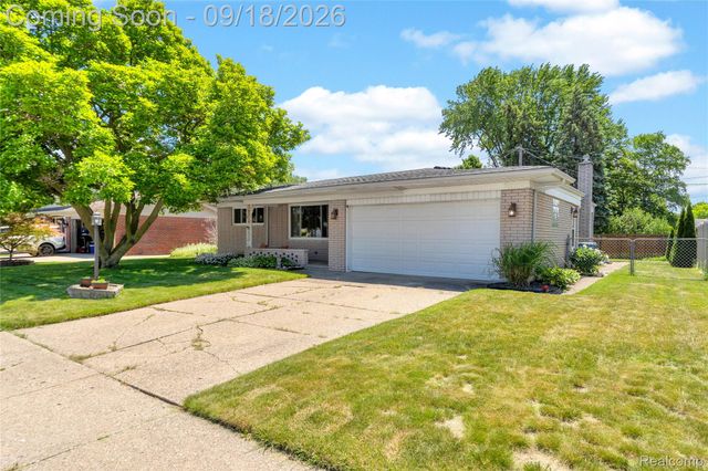 4840 Iowa Drive, Warren, MI 48092