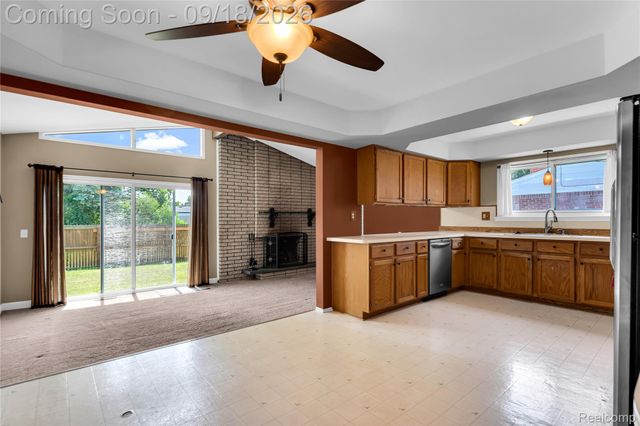 4840 Iowa Drive, Warren, MI 48092