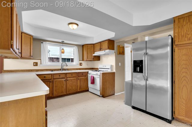 4840 Iowa Drive, Warren, MI 48092