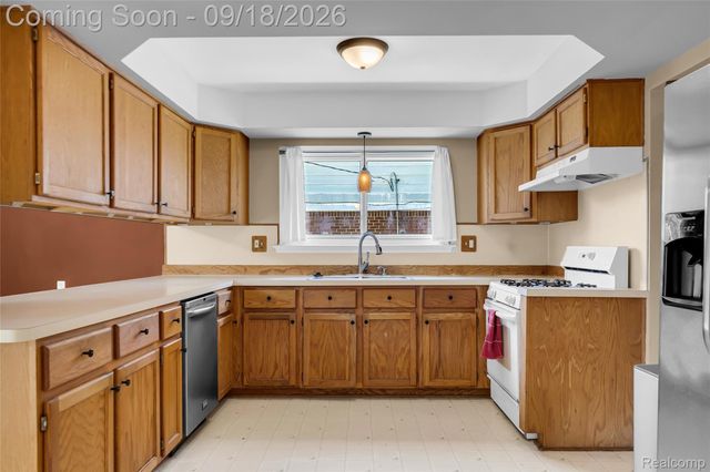 4840 Iowa Drive, Warren, MI 48092