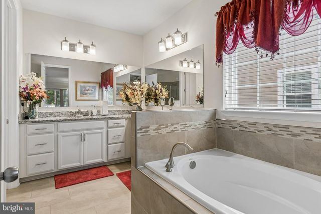 11239 PENZANCE LN, White Plains, MD 20695
