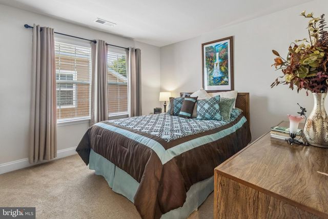 11239 PENZANCE LN, White Plains, MD 20695