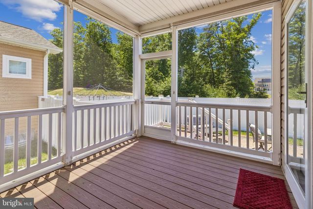 11239 PENZANCE LN, White Plains, MD 20695