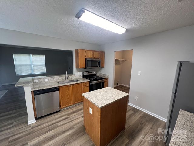 12111 Stewarts Crossing Drive, Charlotte, NC 28215