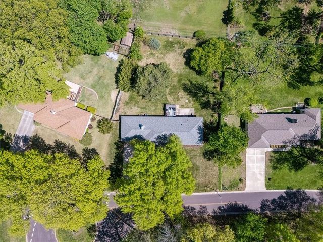 8601 Travis Street, Overland Park, KS 66212