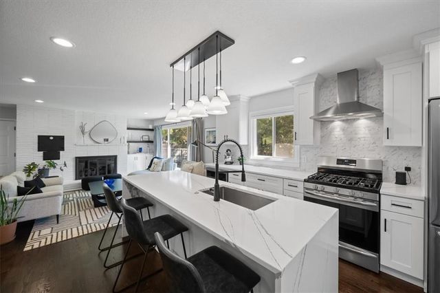 8601 Travis Street, Overland Park, KS 66212