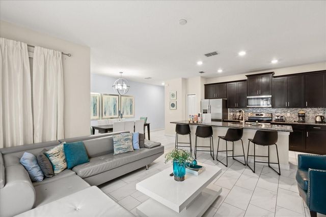 9075 DOGLEG DR, Davenport, FL 33896