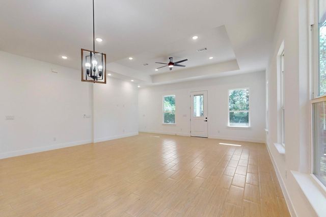 117 Keaau CT W, Bastrop, TX 78602