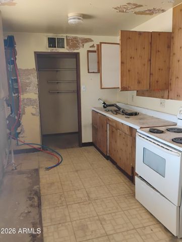 3302 W TURNEY Avenue, Phoenix, AZ 85017