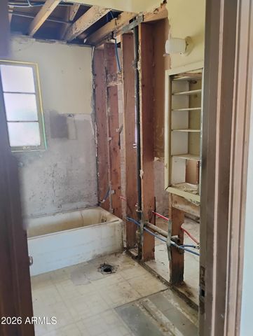 3302 W TURNEY Avenue, Phoenix, AZ 85017