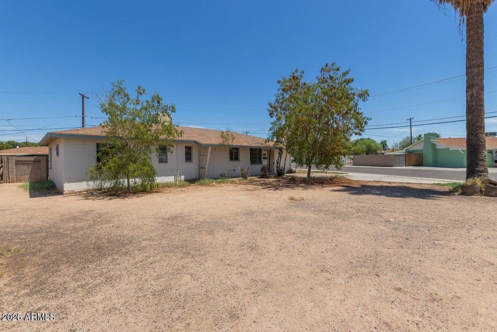 3302 W TURNEY Avenue, Phoenix, AZ 85017