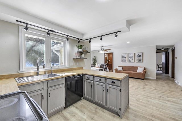 313 STEVEN COURT, Denmark, WI 54208