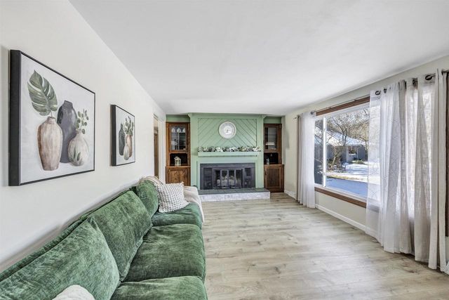 313 STEVEN COURT, Denmark, WI 54208