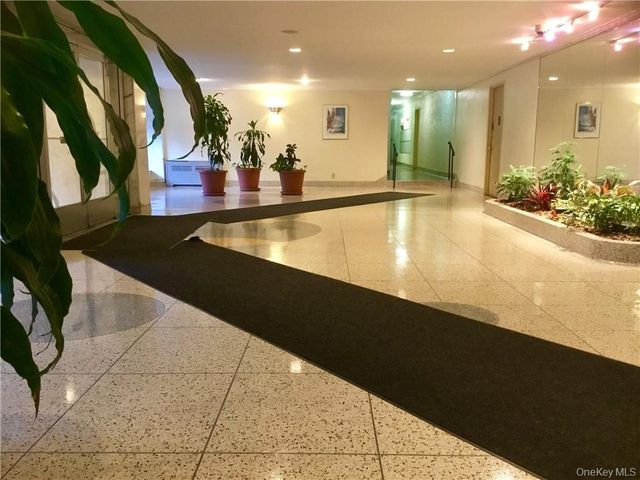 2 Sadore Lane 2E, Yonkers, NY 10710