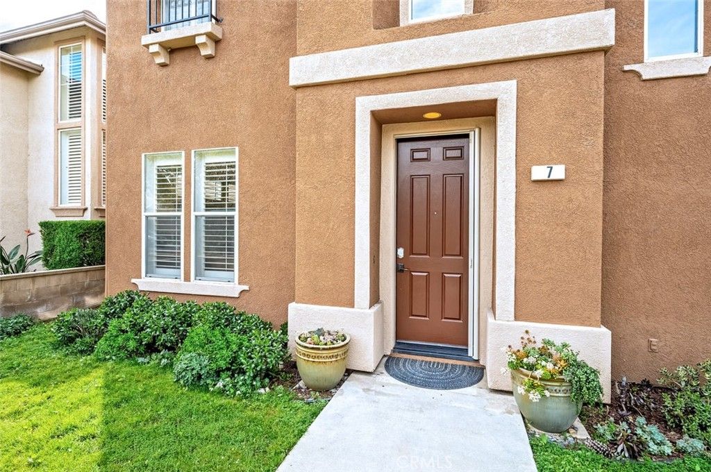 Image 2 of property listing at 7 Three Rivers, Irvine, CA 92602