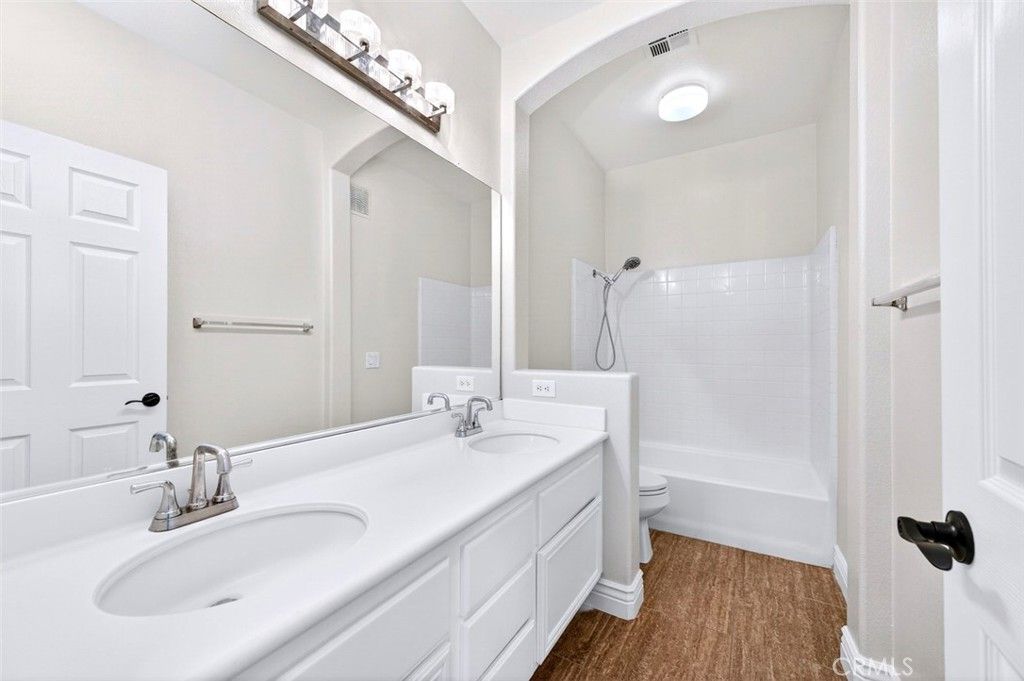 Image 45 of property listing at 7 Three Rivers, Irvine, CA 92602