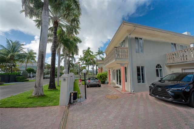 2701 N Atlantic Boulevard, Fort Lauderdale, FL 33308
