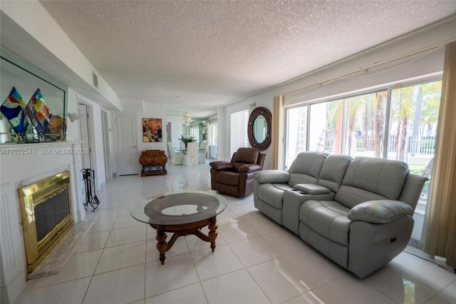 2701 N Atlantic Boulevard, Fort Lauderdale, FL 33308