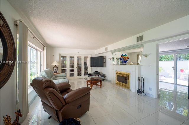 2701 N Atlantic Boulevard, Fort Lauderdale, FL 33308