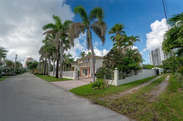 2701 N Atlantic Boulevard, Fort Lauderdale, FL 33308