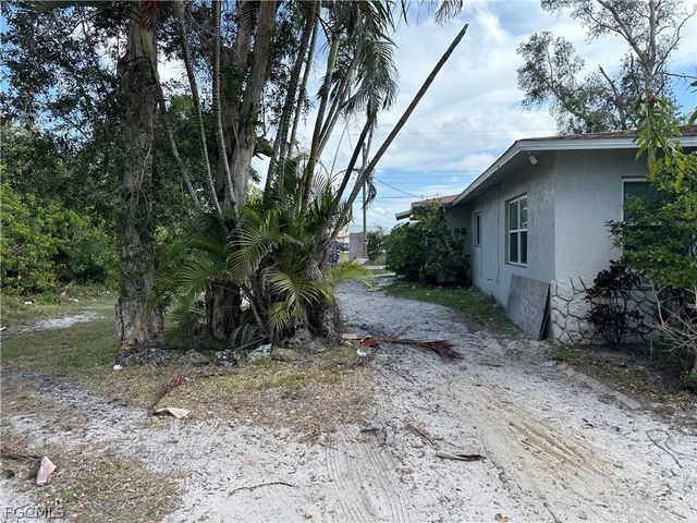 5635 5th AVE, Fort Myers, FL 33907